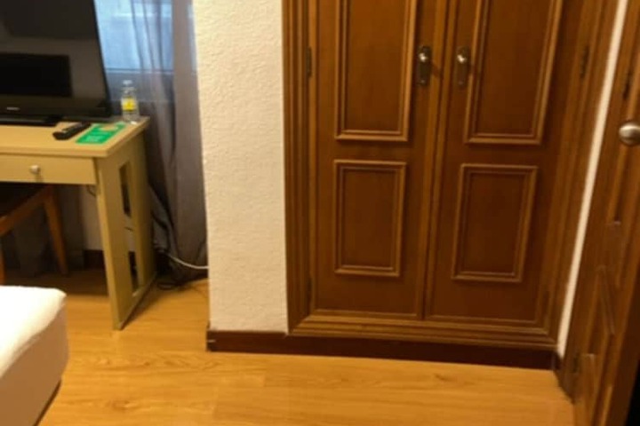 Room 7 of 38