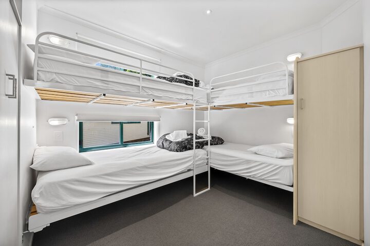 Room 11 of 93