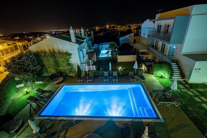 Hotel with Pool