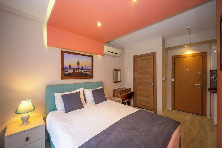 Room 83 of 158