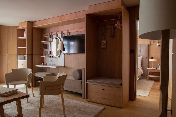 Room 37 of 102