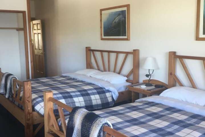 Room 4 of 25