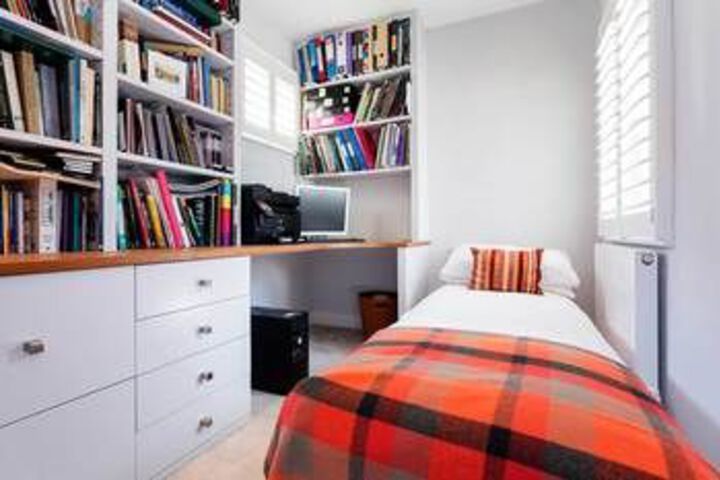 Room 9 of 17