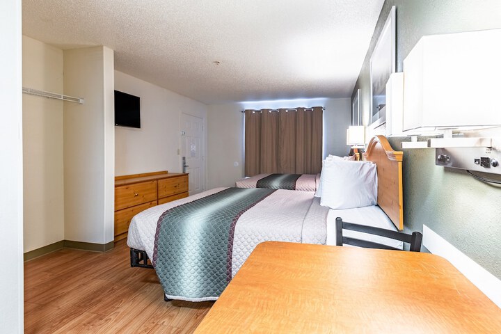 ADA Accessible Studio 1 Queen Bed (8 of 10)