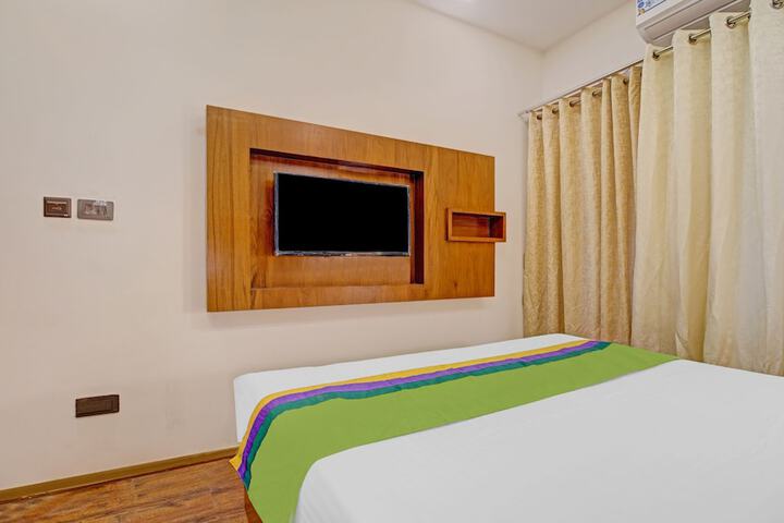 Room 13 of 36