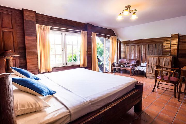 Room 3 of 32