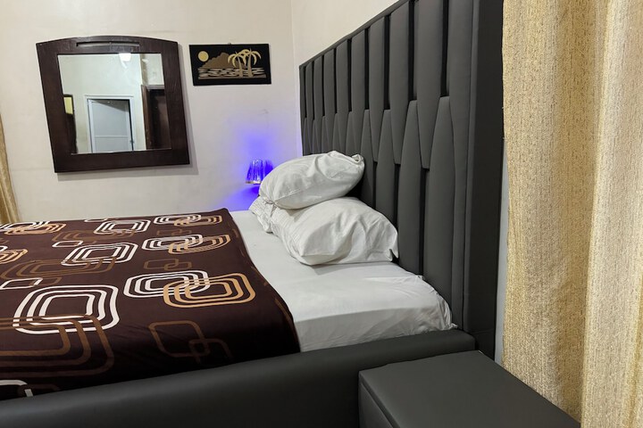 Room 5 of 53