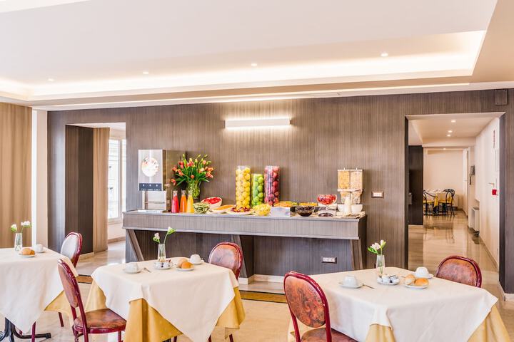 Breakfast area