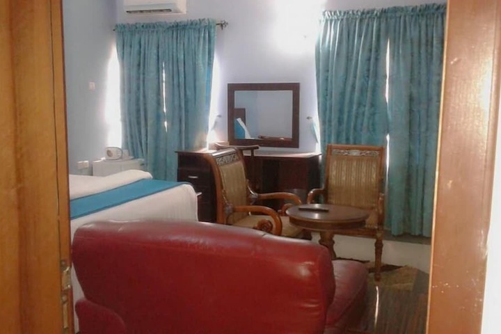 Room 7 of 19