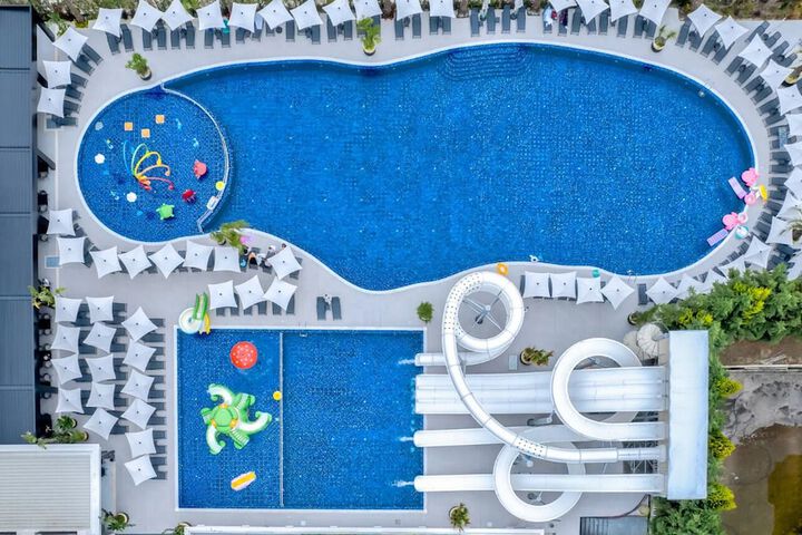 Pool 14 of 31