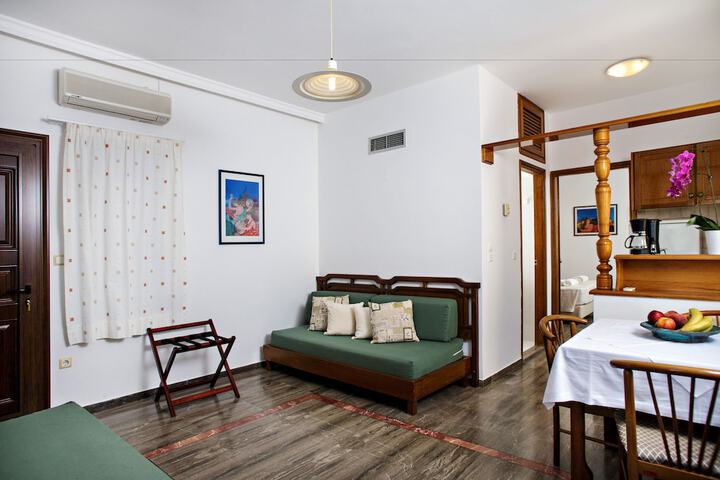 Room 8 of 46