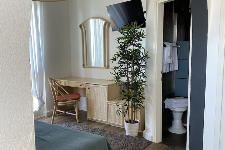 Room 29 of 68