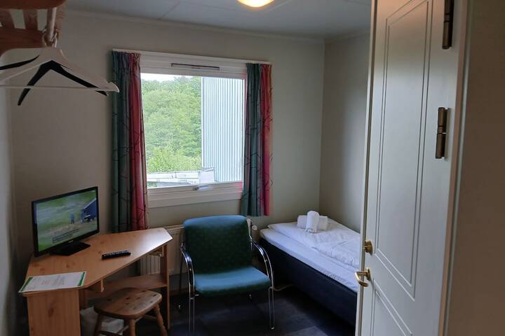 Room 13 of 21