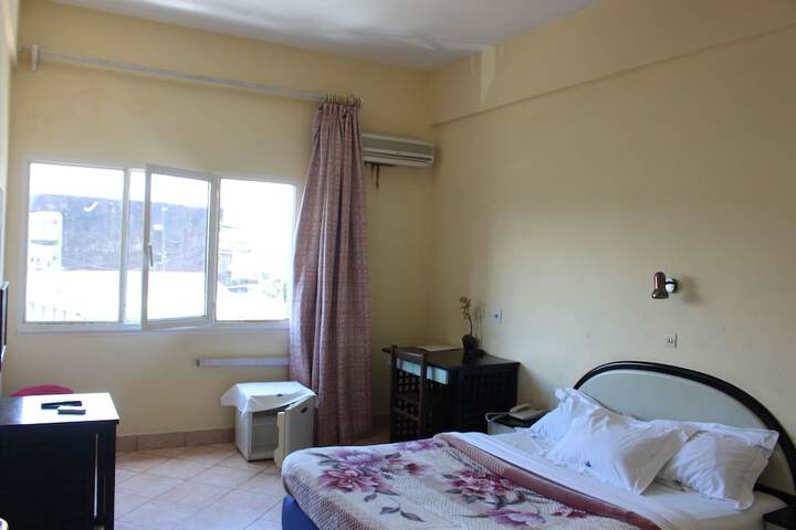 Room 28 of 41