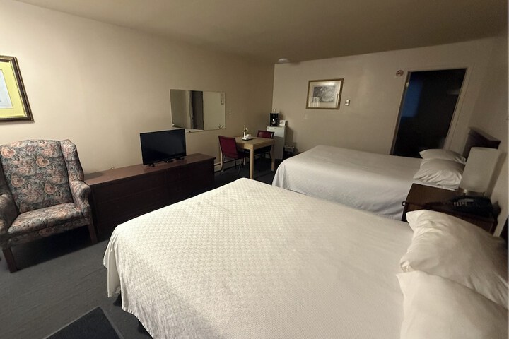 Room 2 of 6