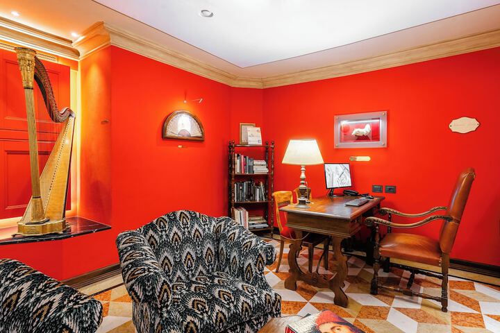 Entrance & Lobby