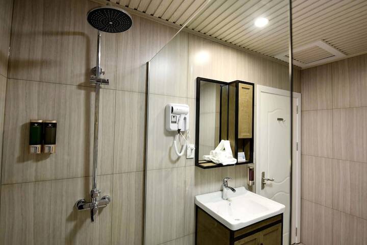 Room 42 of 82