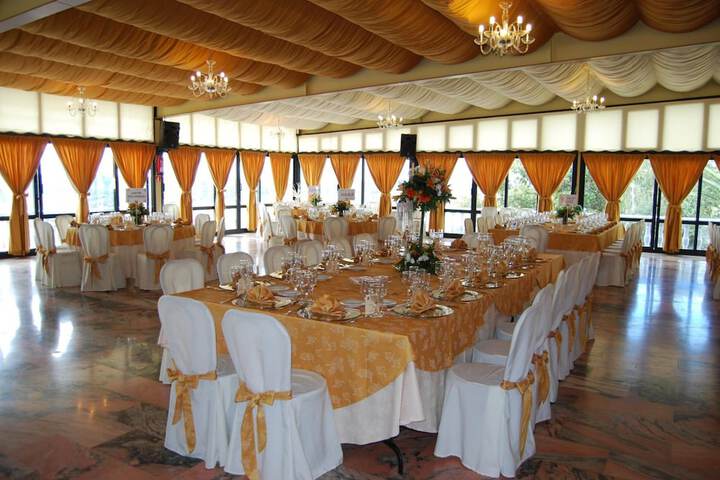 Banquet hall