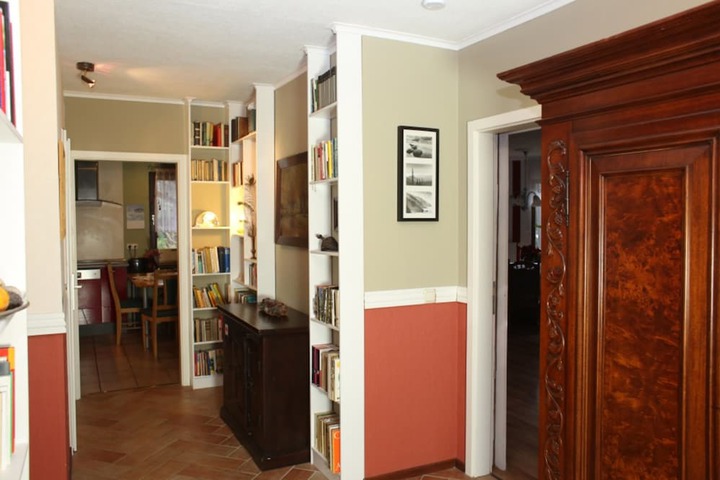 Room 10 of 77