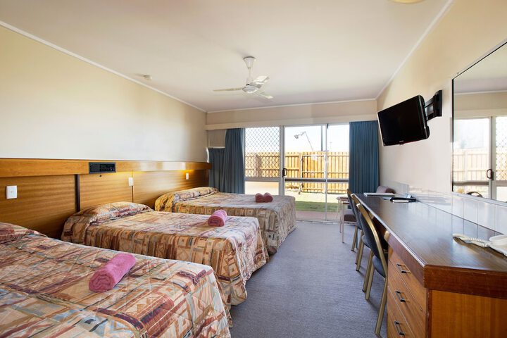 Room 2 of 63