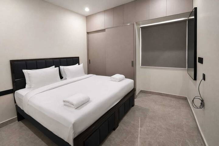 Room 3 of 9