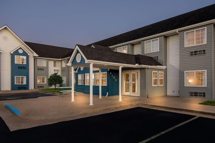 Hotel Entry