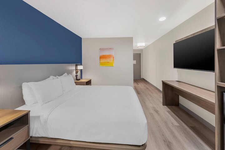 Room 33 of 67