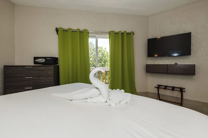 Room 10 of 77