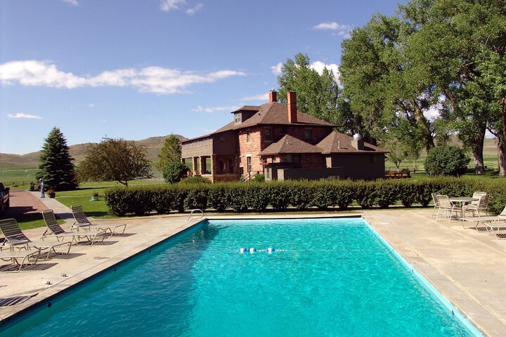 Pool 24 of 40