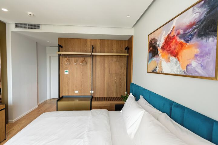 Room 31 of 107