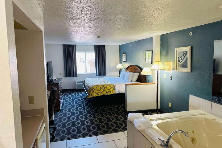 1 King Bed Mobility Accessible (15 of 29)
