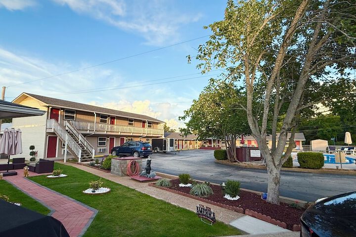 Hotel Exterior 72 of 97