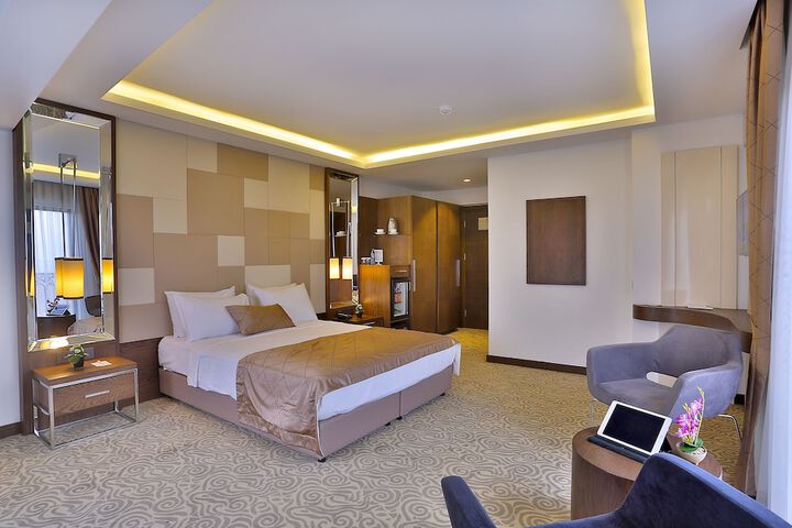 Room 44 of 84