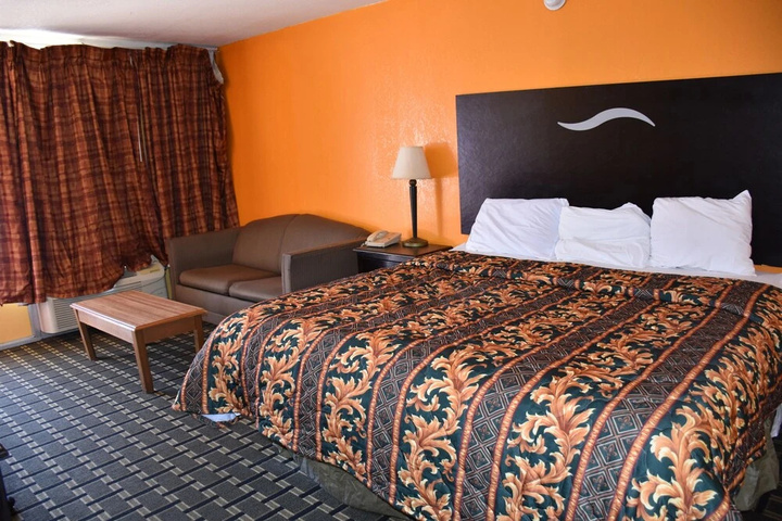 Room 5 of 15