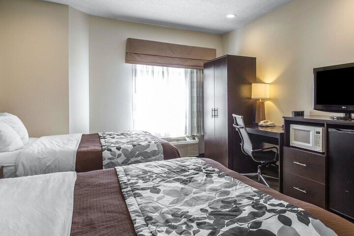 Queen Bed Accessible (7 of 12)