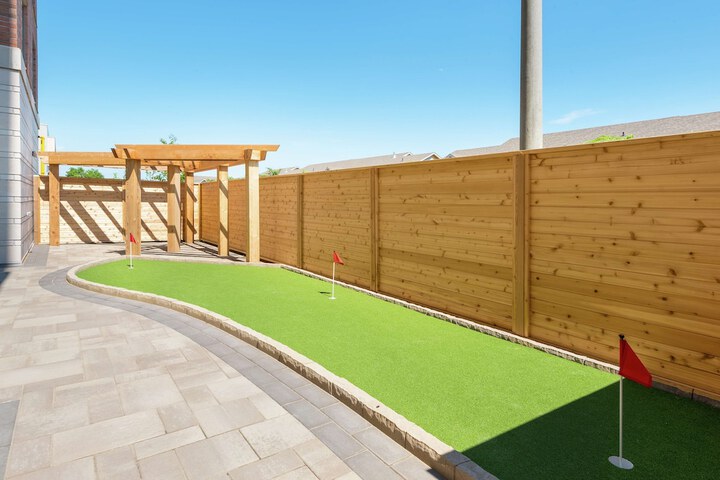 Hotel Exterior 28 of 30