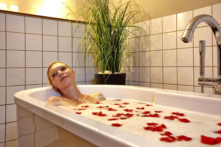 Room 38 of 61