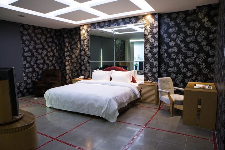 Room 25 of 79