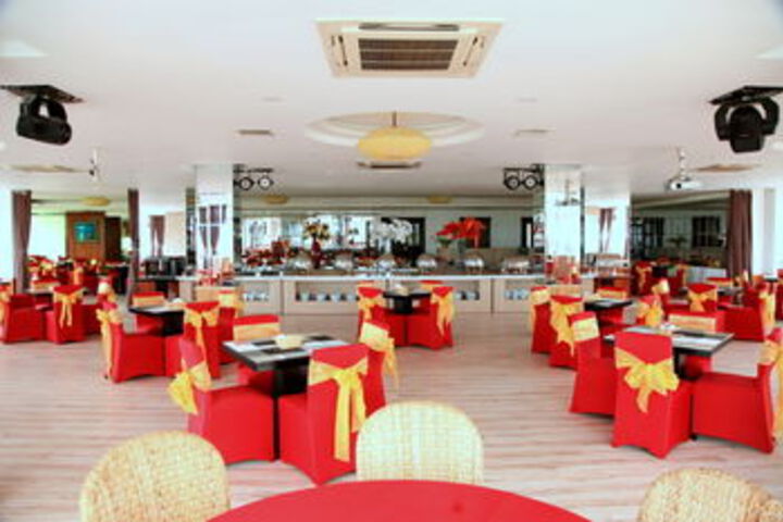 Dining 72 of 78