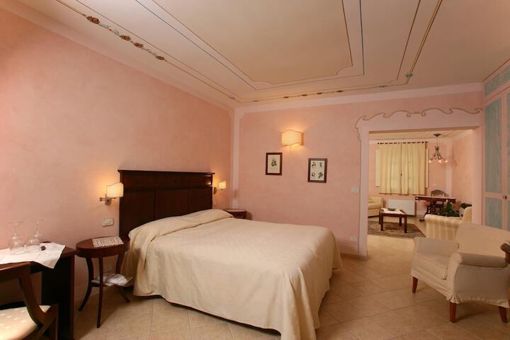 Room 6 of 36