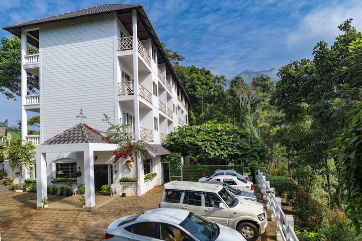 Hotel Exterior 46 of 60
