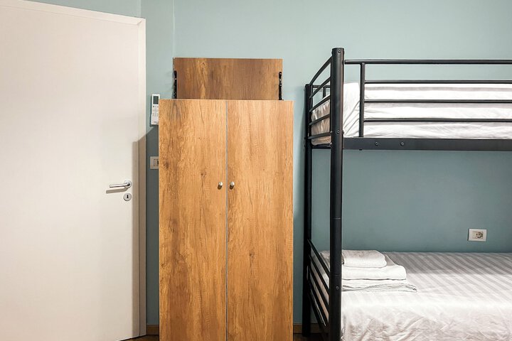 Room 26 of 107