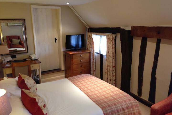 Room 17 of 94