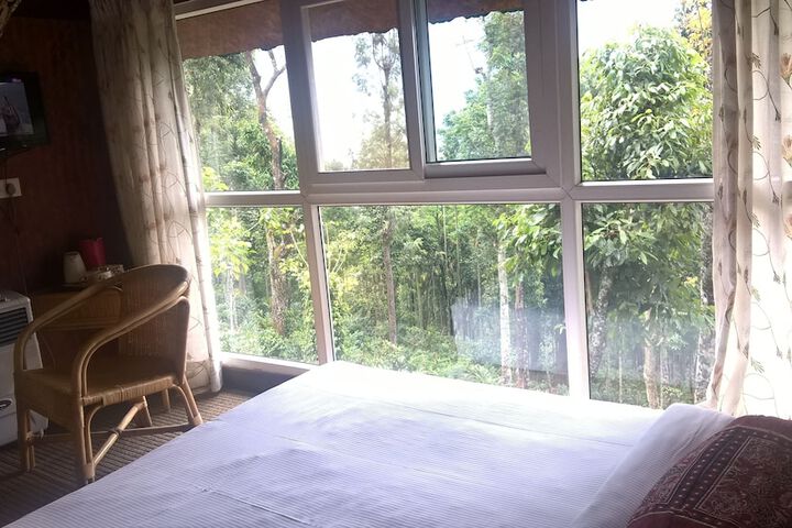Room 25 of 53