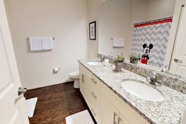 Room 3 of 28