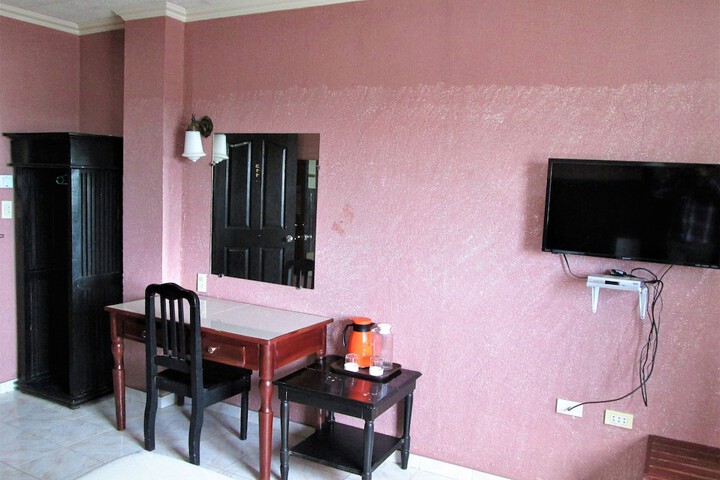 Room 9 of 35