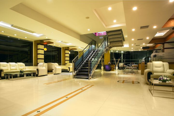 Guest Lobby