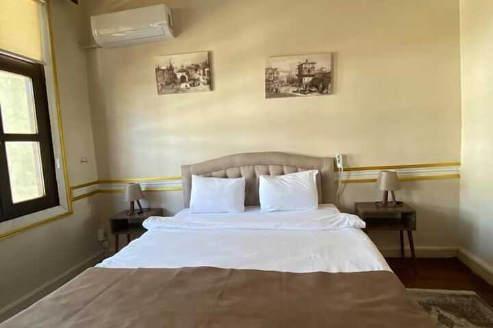 Room 5 of 38