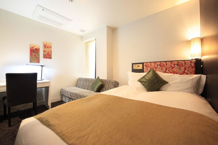 Room 22 of 114