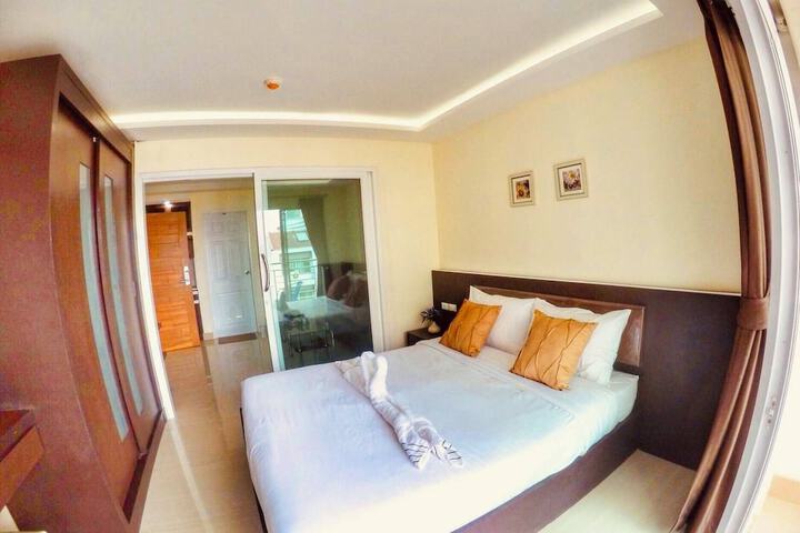 Room 62 of 76